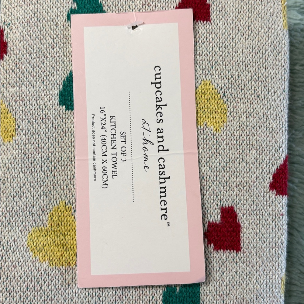Cupcakes & Cashmere Towels - Picture 6 of 11